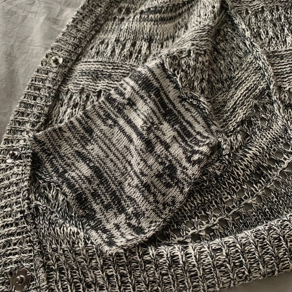 Cardigan - Picture 3 of 5